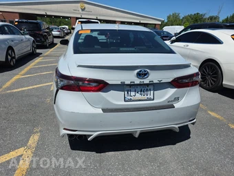 2022 Toyota Camry Hybrid SE - miniatura 5