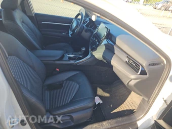 2022 Toyota Camry Hybrid SE - miniatura 8