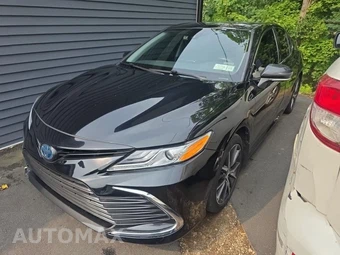 2022 Toyota Camry Hybrid XLE