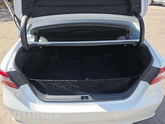 2022 Toyota Camry Hybrid XSE - miniatura 11
