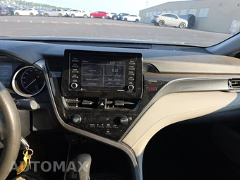 2022 Toyota Camry LE - miniatura 11