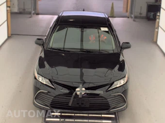 2022 Toyota Camry LE - miniatura 2