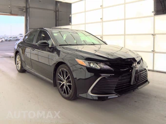 2022 Toyota Camry LE - miniatura 3