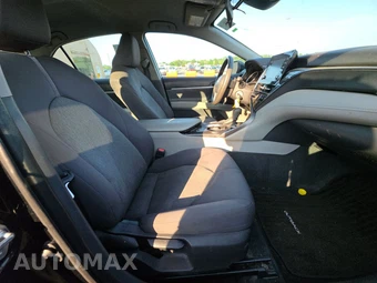 2022 Toyota Camry LE - miniatura 8