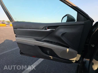 2022 Toyota Camry LE - miniatura 9