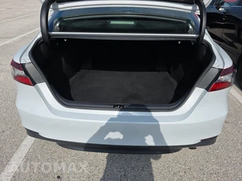 2022 Toyota Camry LE - miniatura 16
