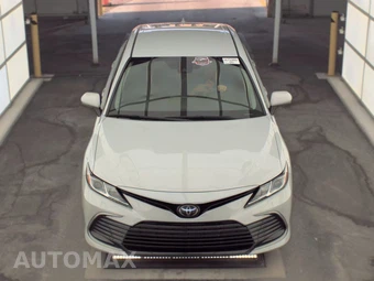 2022 Toyota Camry LE - miniatura 2