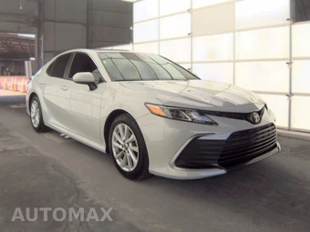 2022 Toyota Camry LE - miniatura 3