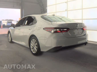 2022 Toyota Camry LE - miniatura 6