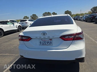 2022 Toyota Camry LE - miniatura 5