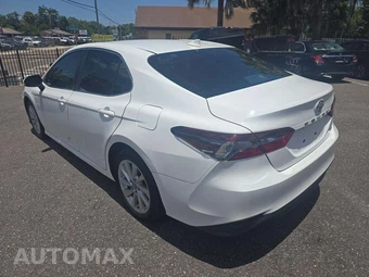 2022 Toyota Camry LE - miniatura 2
