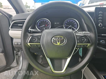 2022 Toyota Camry LE - miniatura 10