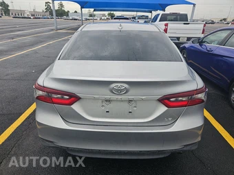 2022 Toyota Camry LE - miniatura 5