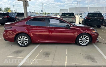 2022 Toyota Camry LE - miniatura 4