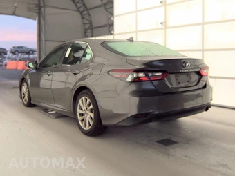 2022 Toyota Camry LE - miniatura 6