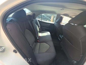 2022 Toyota Camry LE - miniatura 16