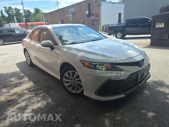 2022 Toyota Camry LE - miniatura 4