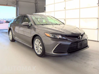2022 Toyota Camry LE - miniatura 3