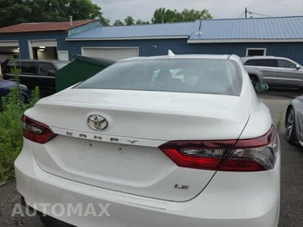 2022 Toyota Camry LE - miniatura 5