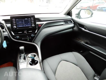 2022 Toyota Camry LE - miniatura 18