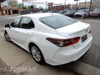 2022 Toyota Camry LE - miniatura 7