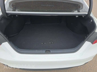 2022 Toyota Camry LE - miniatura 11