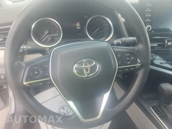 2022 Toyota Camry LE - miniatura 10
