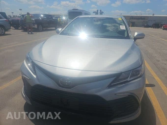 2022 Toyota Camry LE - miniatura 2