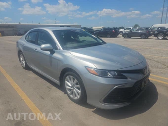 2022 Toyota Camry LE - miniatura 3