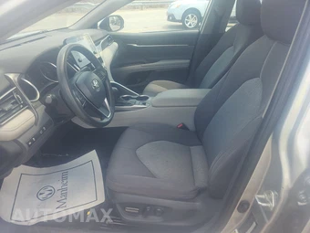 2022 Toyota Camry LE - miniatura 7