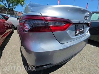 2022 Toyota Camry LE - miniatura 23