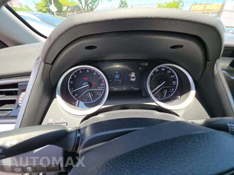 2022 Toyota Camry LE - miniatura 9