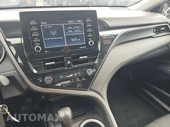 2022 Toyota Camry LE – miniatura 11