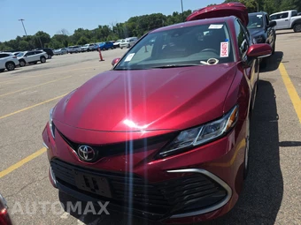 2022 Toyota Camry LE - miniatura 2