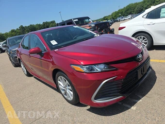 2022 Toyota Camry LE - miniatura 3