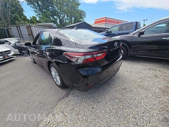 2022 Toyota Camry LE - miniatura 2