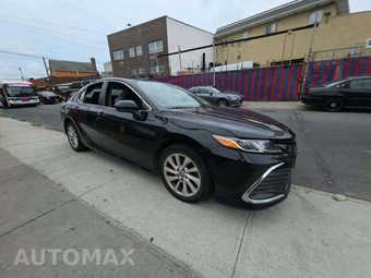 2022 Toyota Camry LE - miniatura 4