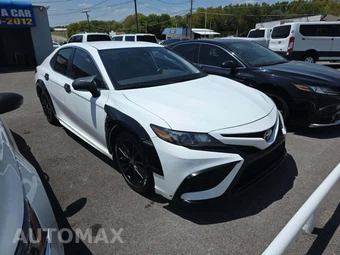 2022 Toyota Camry SE - miniatura 4