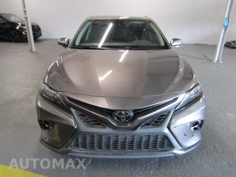 2022 Toyota Camry SE - miniatura 2