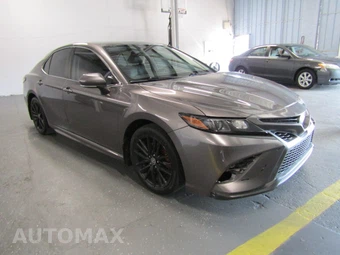 2022 Toyota Camry SE - miniatura 3
