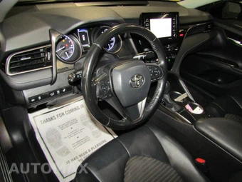2022 Toyota Camry SE - miniatura 9