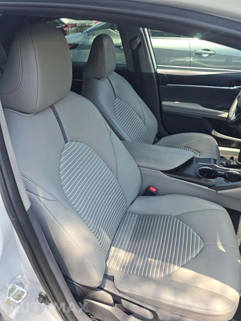 2022 Toyota Camry SE - miniatura 18