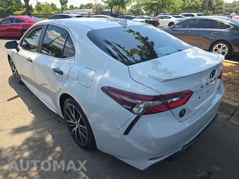 2022 Toyota Camry SE - miniatura 2