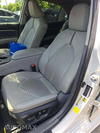 2022 Toyota Camry SE - miniatura 6