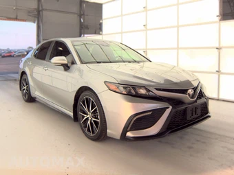 2022 Toyota Camry SE - miniatura 3