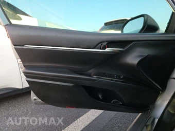 2022 Toyota Camry SE - miniatura 9
