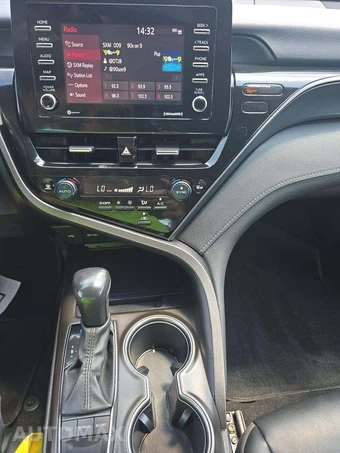 2022 Toyota Camry SE - miniatura 10