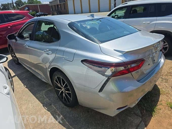 2022 Toyota Camry SE - miniatura 2