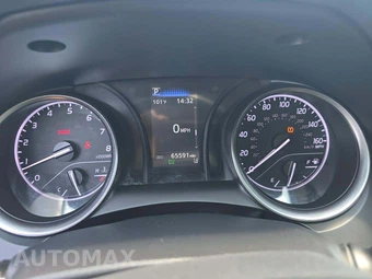 2022 Toyota Camry SE - miniatura 9