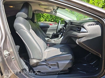 2022 Toyota Camry SE - miniatura 18